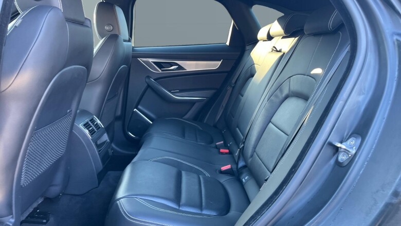 Jaguar F-Pace 2.0 P400e R-Dynamic SE Black 5dr Auto AWD Estate